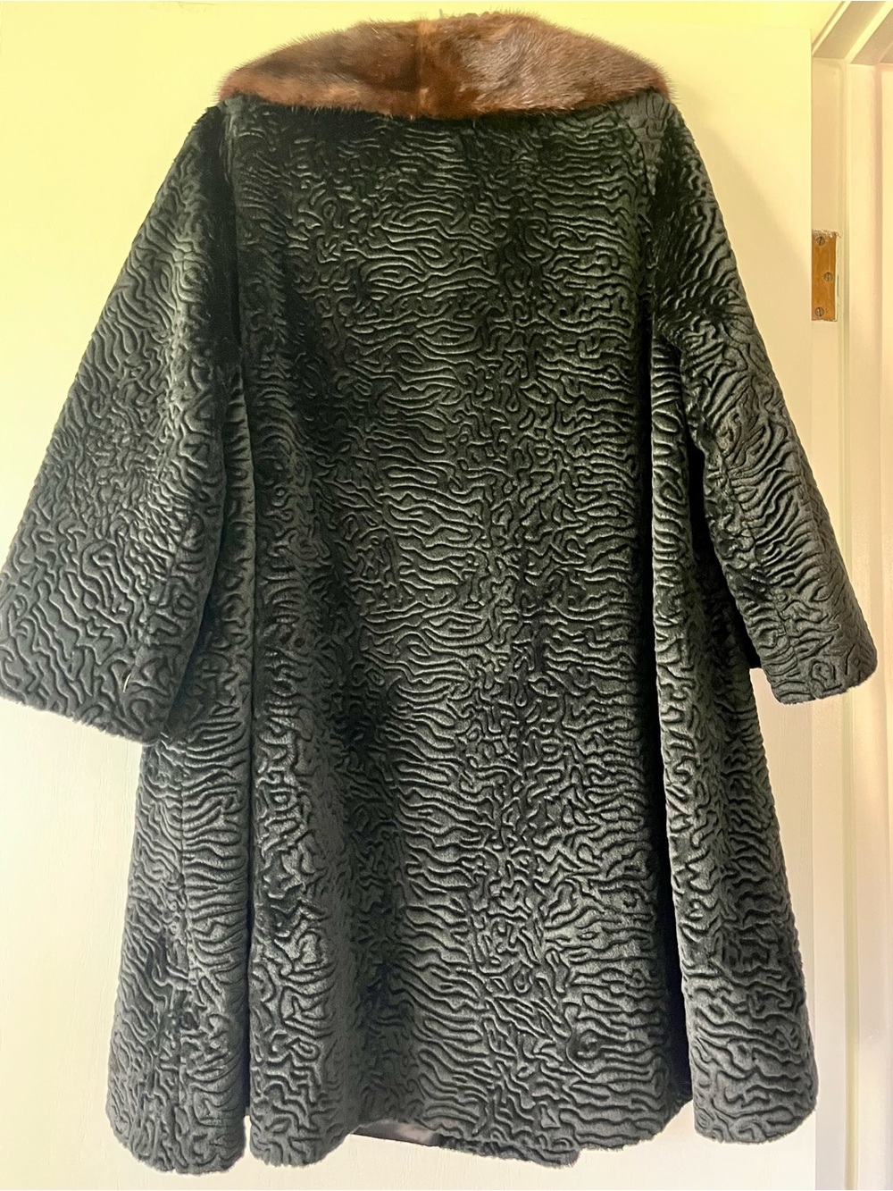 Retro Swing Faux Persian Lamb Coat with Brown Real Mink Fur Collar - Picture 4 of 6
